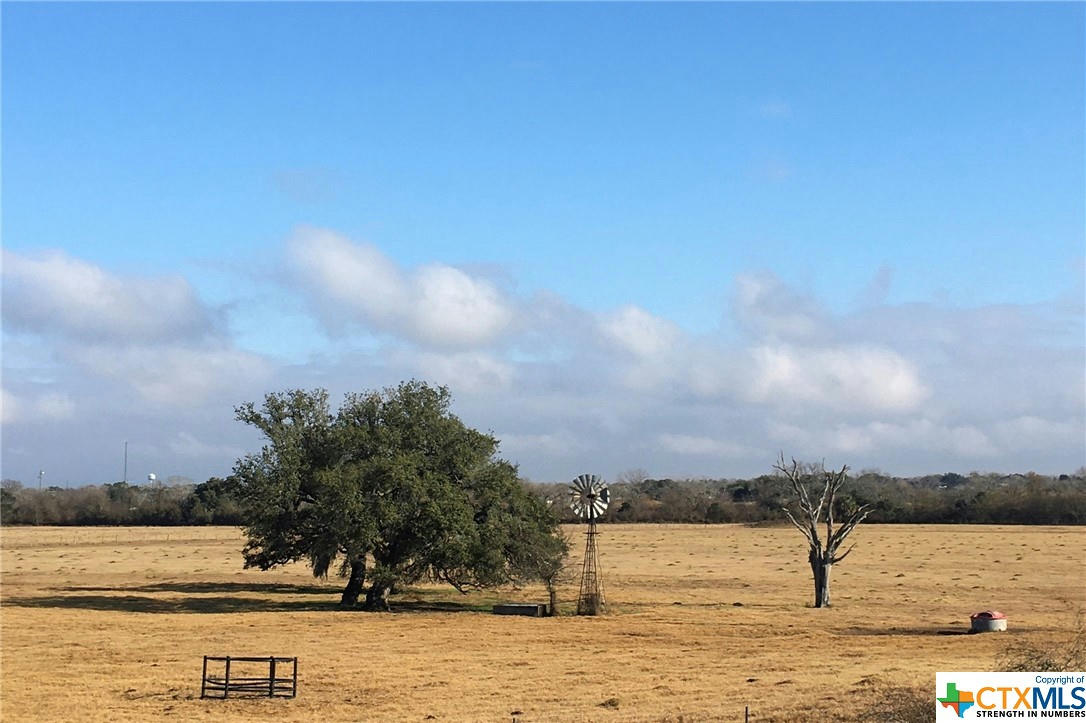 000 HICKEY ROAD, YOAKUM, TX 77995, photo 1 of 17