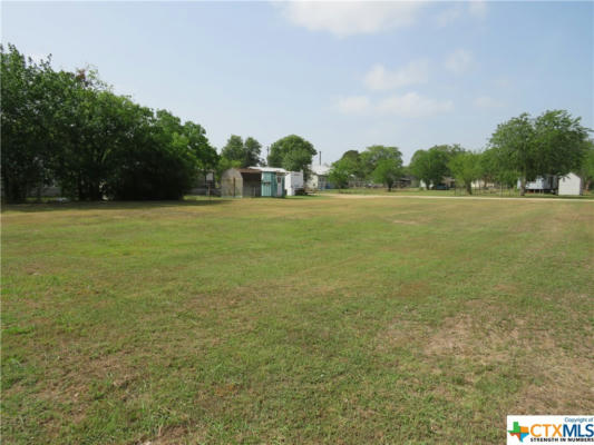 109 W HEATON ST, CUERO, TX 77954, photo 4 of 6