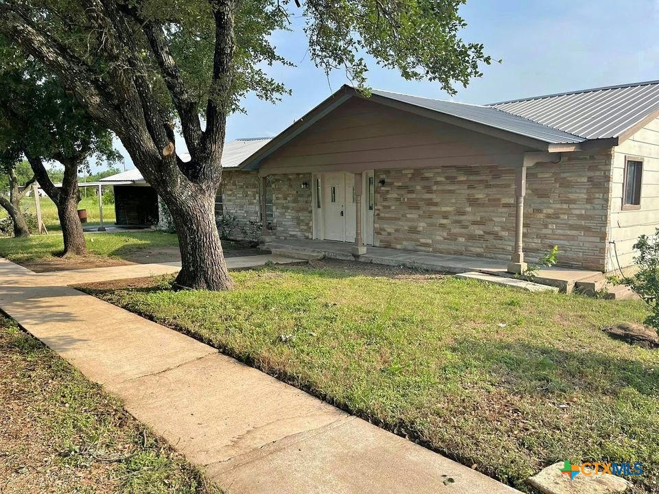 815 W MESQUITE AVE, ROGERS, TX 76569, photo 1 of 15