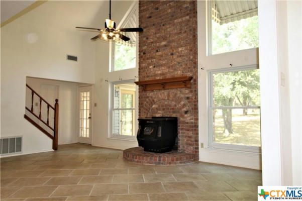 1003 BEND OF THE BOSQUE RD, CHINA SPRING, TX 76633, photo 3 of 11