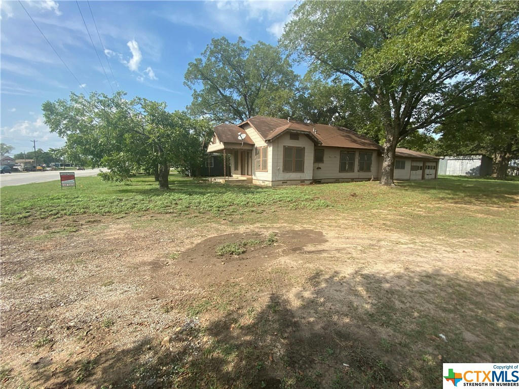 1602 WATER ST, GONZALES, TX 78629, photo 1 of 13