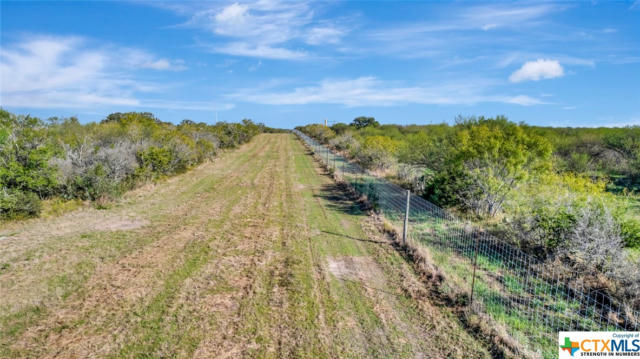 998 COUNTY ROAD 361, GILLETT, TX 78116, photo 5 of 43