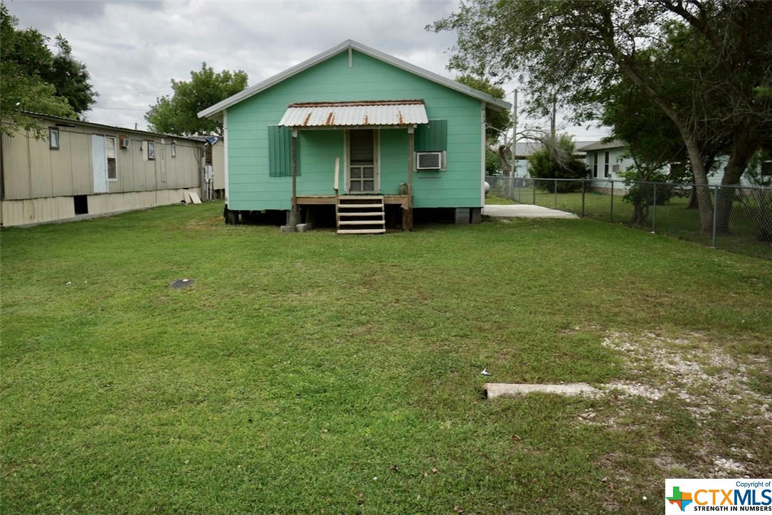1107 W JACKSON AVE, PORT O'CONNOR, TX 77982, photo 1 of 18