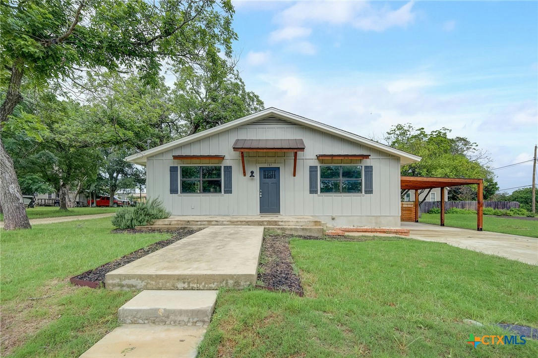 187 S CENTRAL AVE, NEW BRAUNFELS, TX 78130, photo 1 of 35